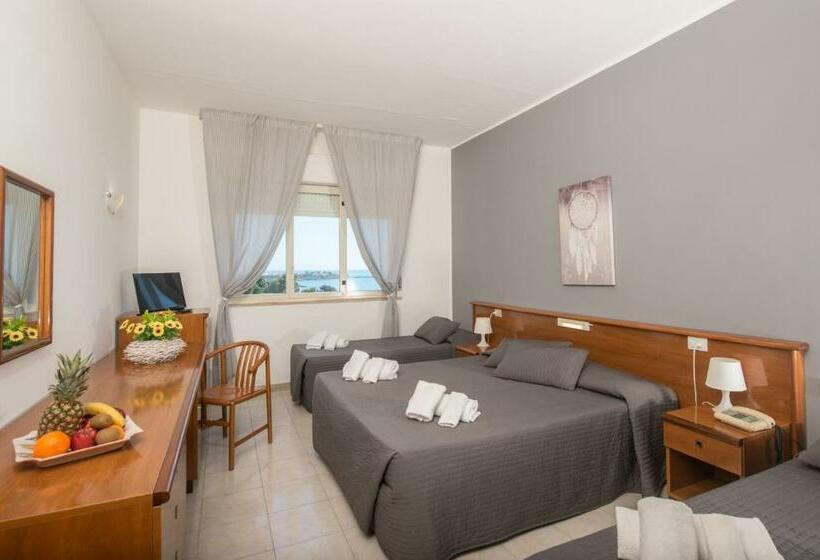 اتاق استاندارد سه نفره, President Sea Palace