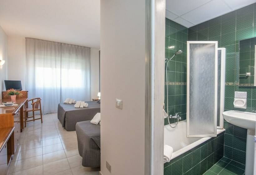 اتاق استاندارد سه نفره, President Sea Palace