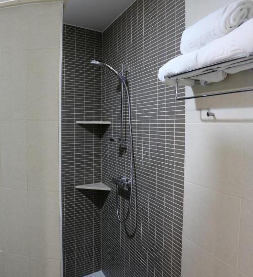 标准工作室, Restaurante El Corte