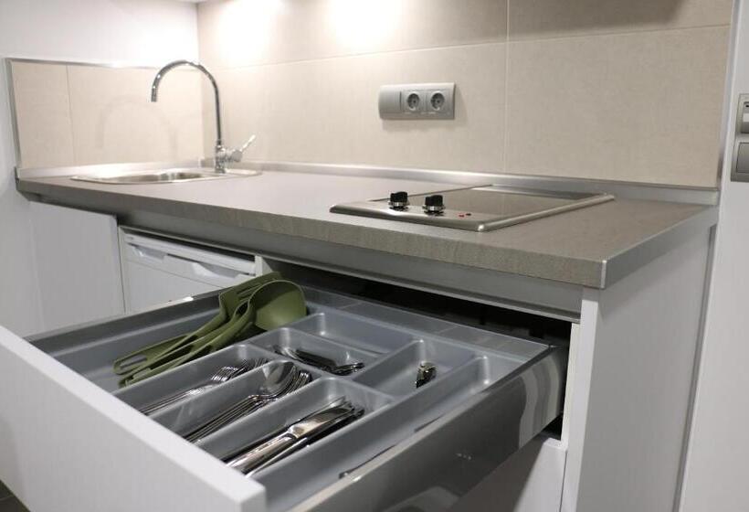 标准工作室, Restaurante El Corte