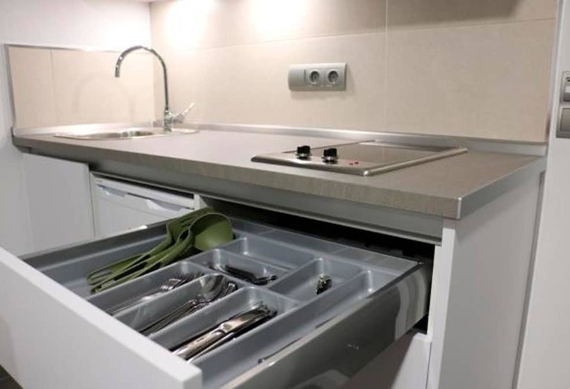 标准工作室, Restaurante El Corte