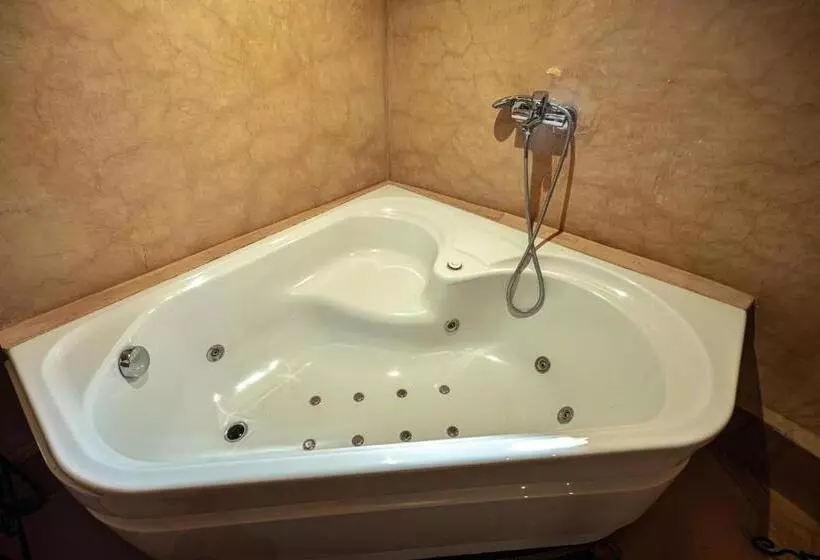 سوئیت سینیور, Kasbah Hotel Tombouctou