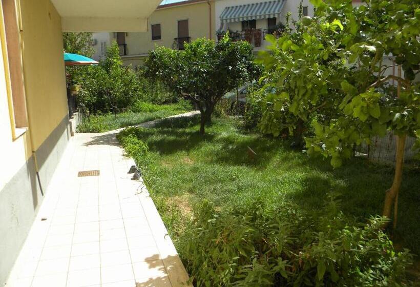 Номер Стандарт Трехместный, B&b Il Giardino Diamante