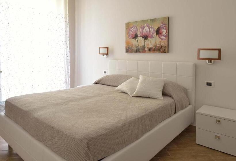 스탠다드 트리플 룸, Cavaliere Costa