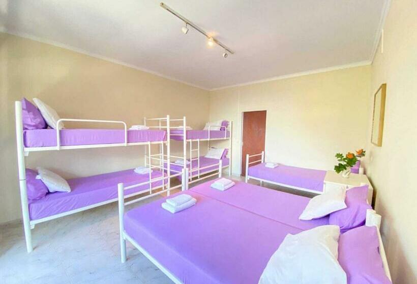 Семейный Номер Совместный Санузел, Gardens Guest House