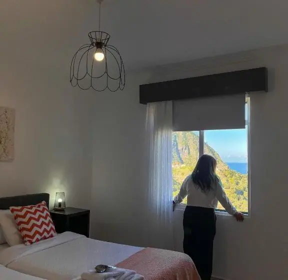 スーペリアトリプルルーム, Gardens Guest House