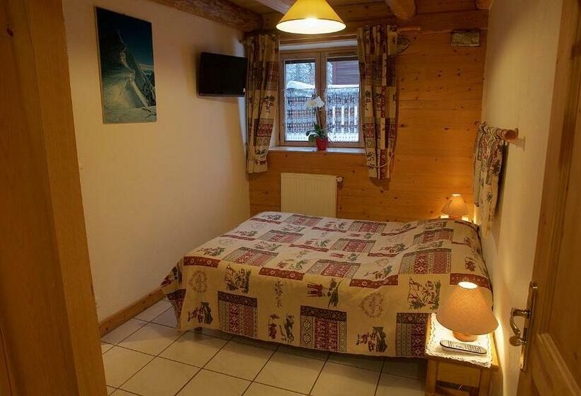 اتاق خانوادگی, La Ferme Du Mont Blanc