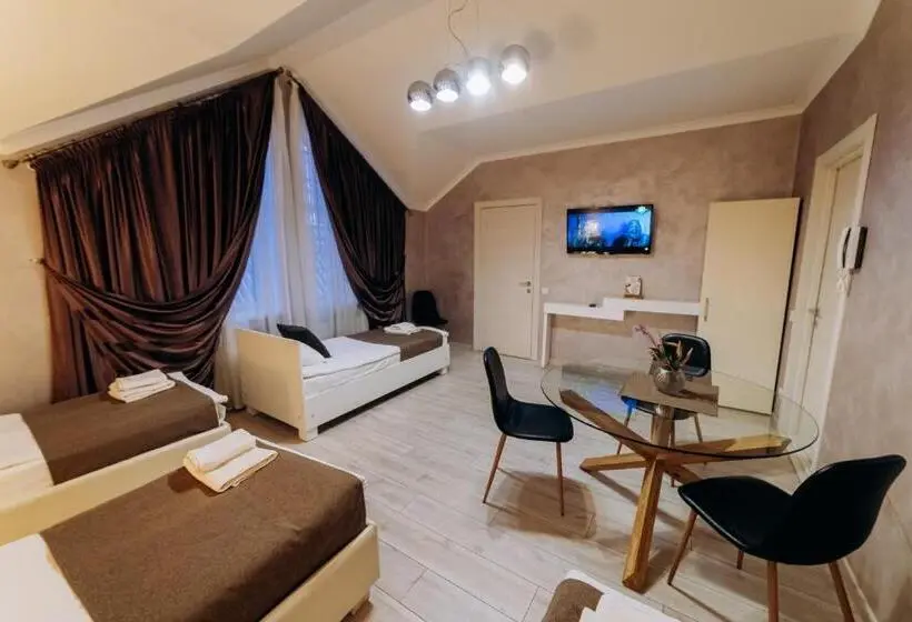 Deluxe Neljän Hengen Huone, грк вагнес