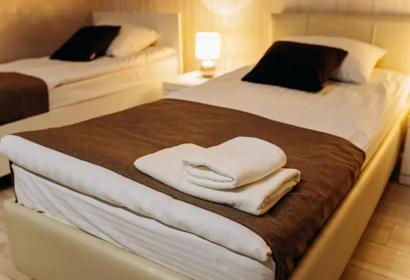 Deluxe Neljän Hengen Huone, грк вагнес