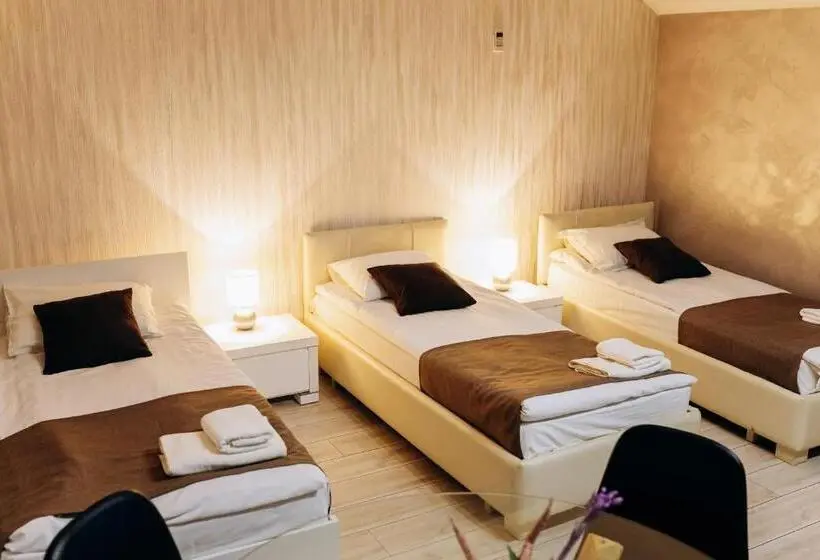 Deluxe Neljän Hengen Huone, грк вагнес