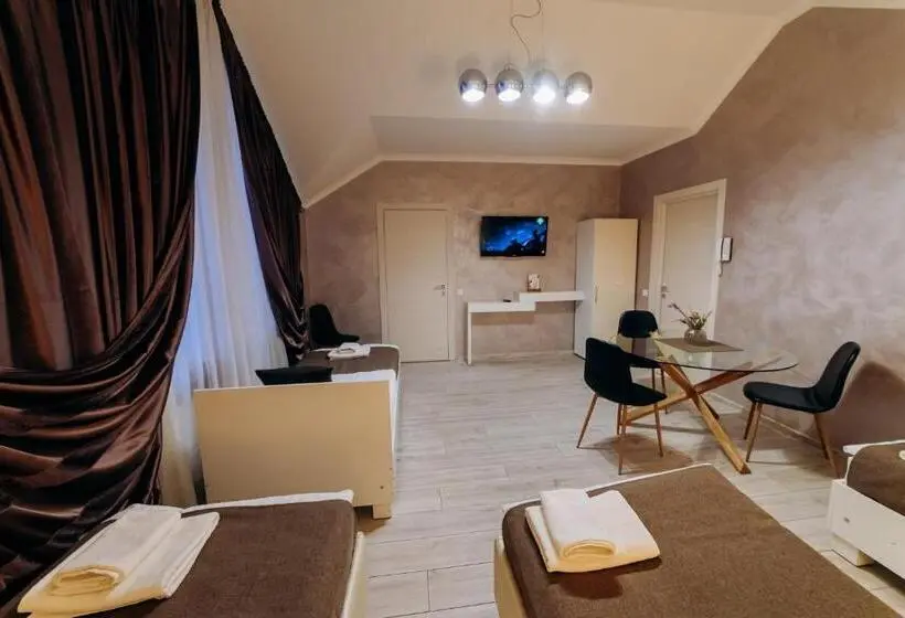 Deluxe Neljän Hengen Huone, грк вагнес
