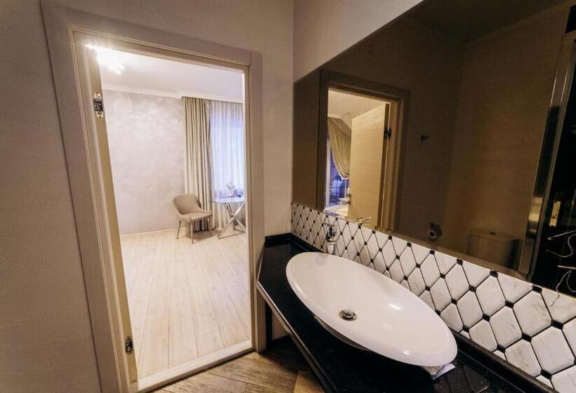 Deluxe Room with Balcony, грк вагнес