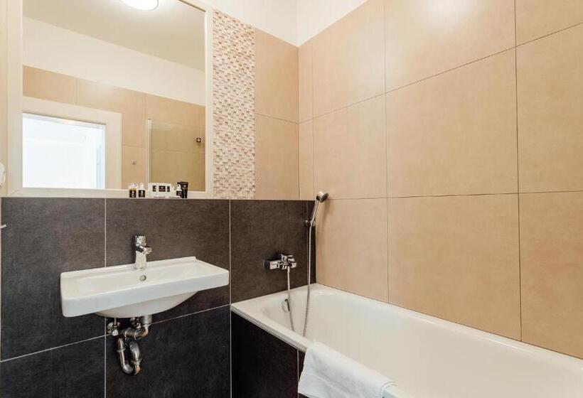 إستوديو قياسى, Glaus