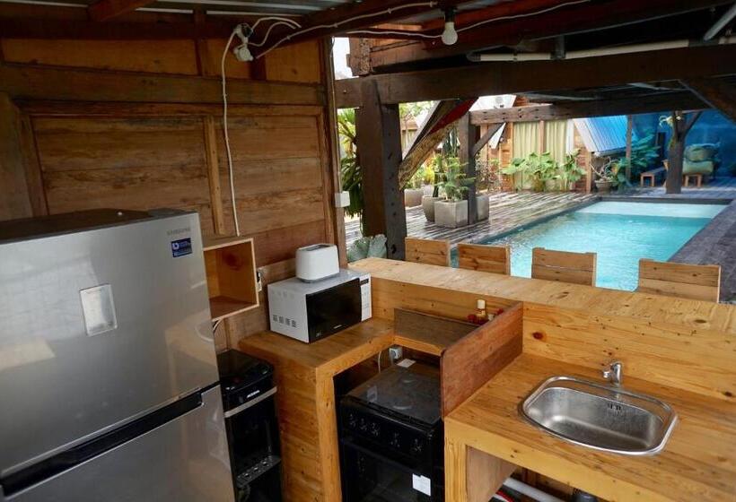 Номер Deluxe, Kampoeng Saya