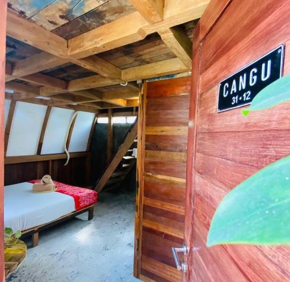 Номер Deluxe, Kampoeng Saya