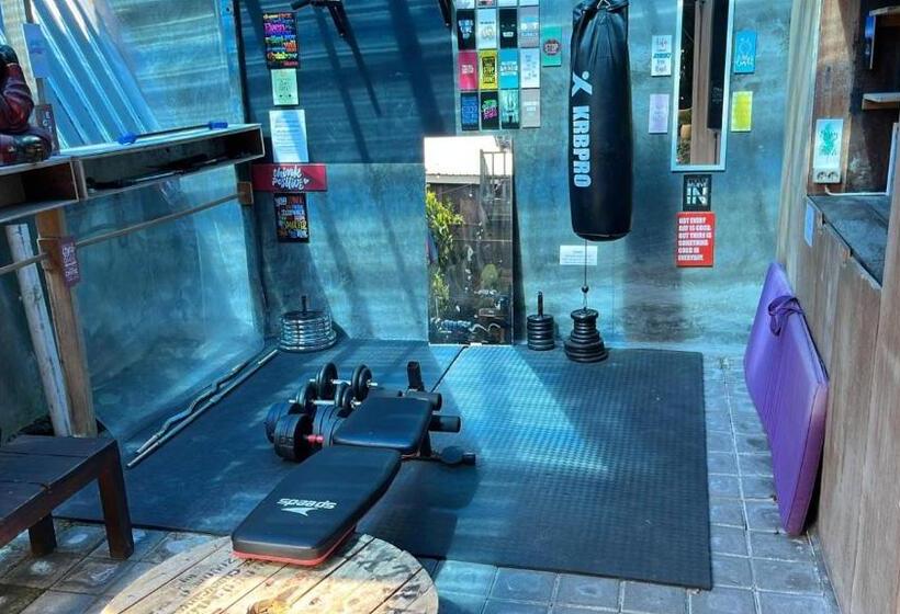 Номер Deluxe, Kampoeng Saya