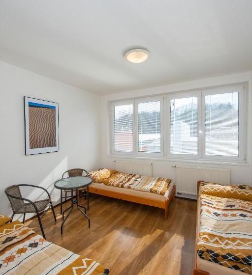 标准三人间, Ubytování Na Hřišti