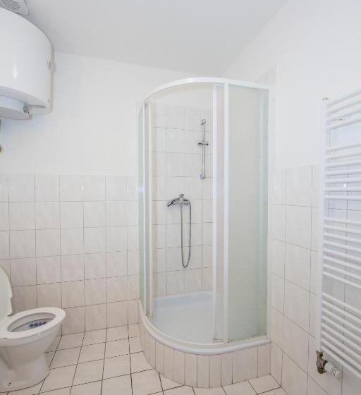 标准三人间, Ubytování Na Hřišti