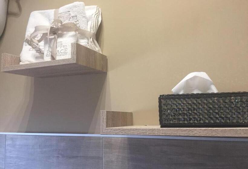 豪华三人间, Pompei Palace B&b