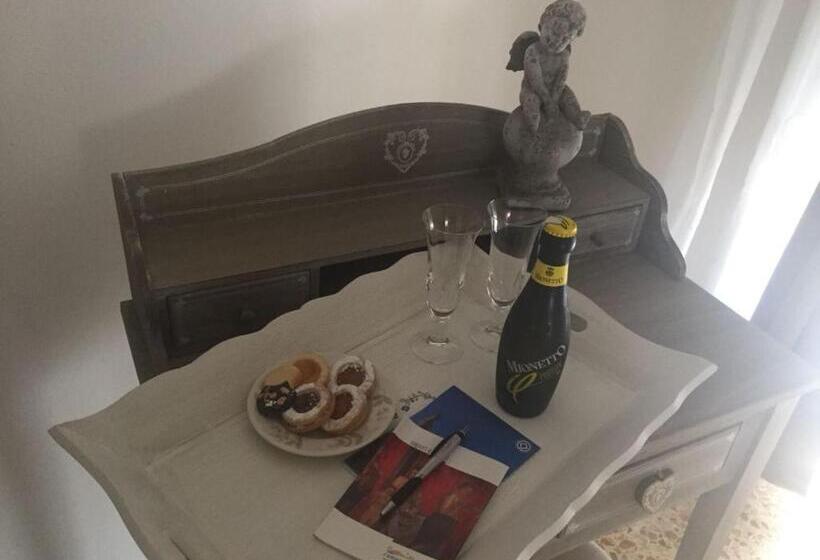 豪华三人间, Pompei Palace B&b