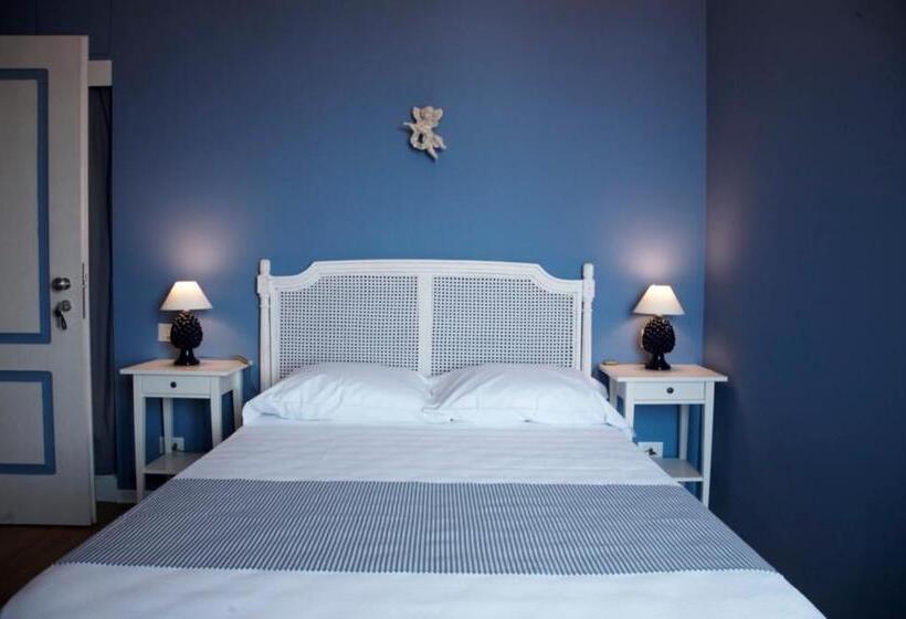 اتاق لوکس با بالکن و چشم‌انداز دریا, B&b Del Corso