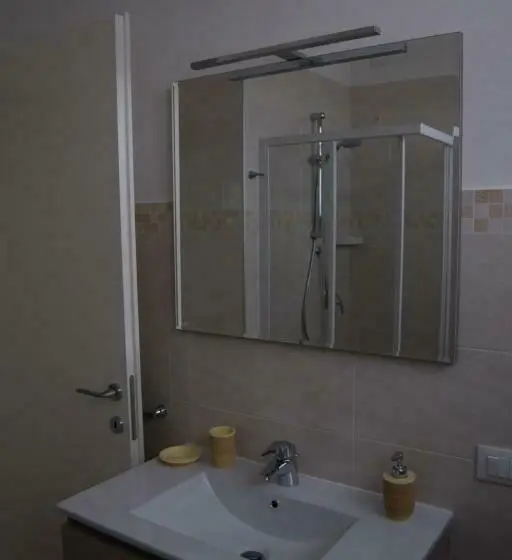 3ベッドルームアパートメント, Casa Vacanza E Per Lavoro Tessyhouse