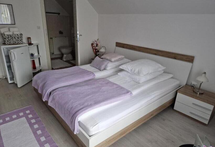 اتاق استاندارد سه نفره, Sobe ćuskić