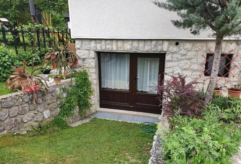 استودیوی استاندارد, Sobe ćuskić