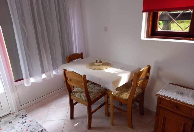 استودیوی استاندارد, Sobe ćuskić