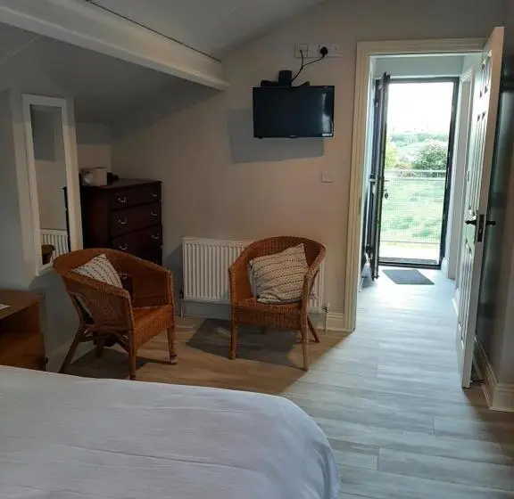 Family Room, Johnny B S B&b