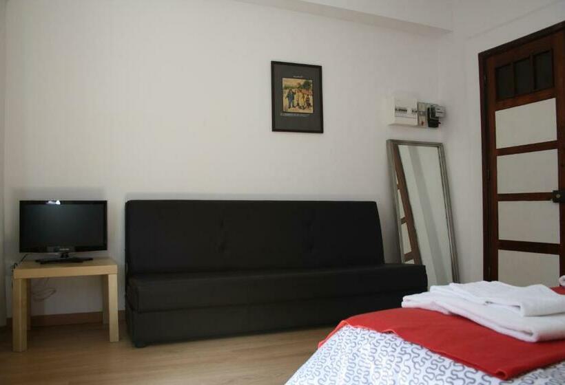 اتاق استاندارد با سرویس بهداشتی مشترک, Alegria Rooms