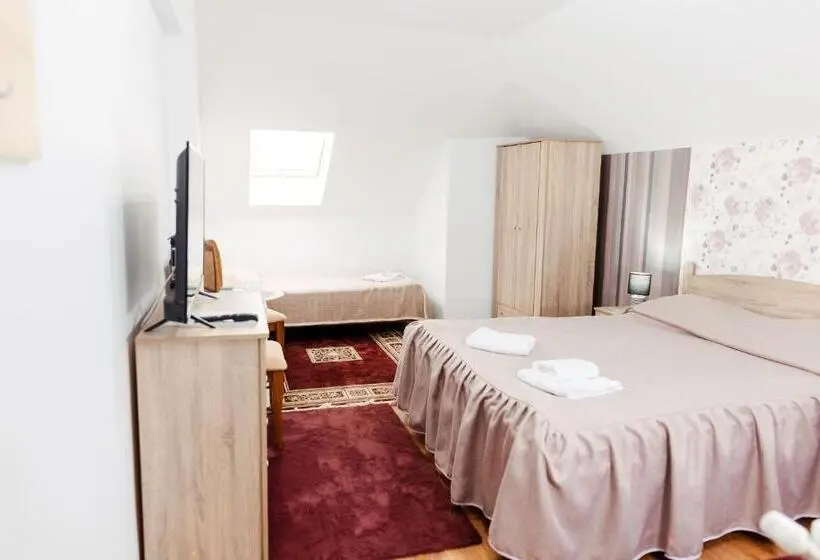 Classic Kolmen Hengen Huone, Casa Marta