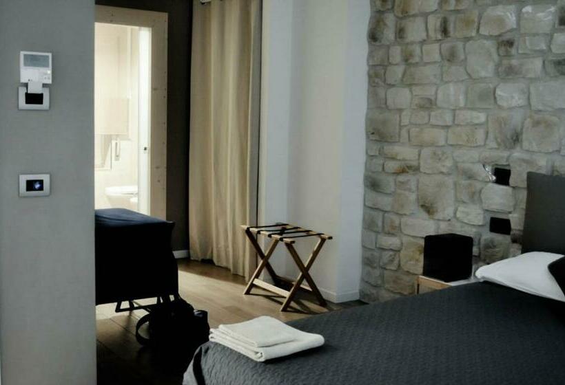 חדר משפחתי, Olivia Rooms Teocrito