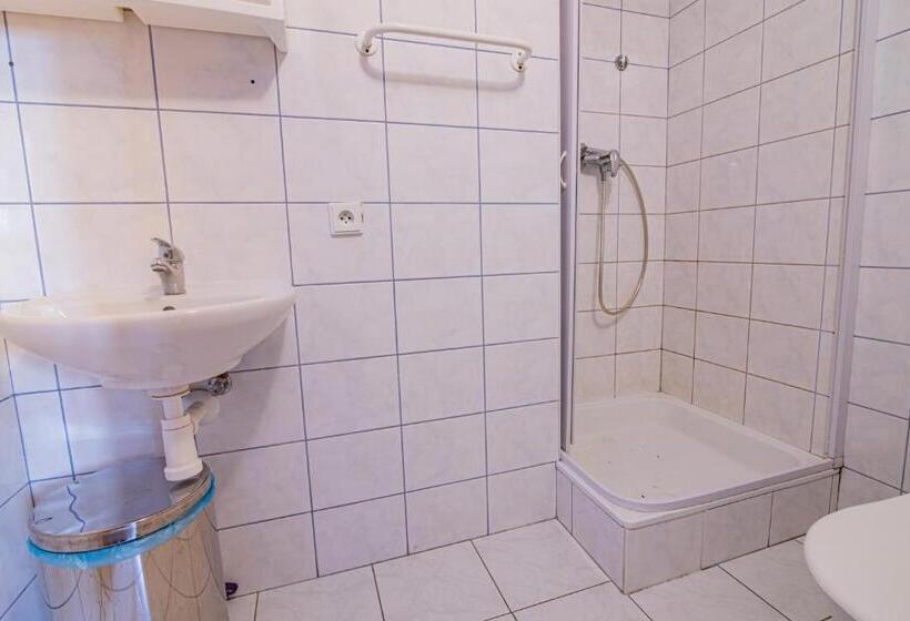 Четырехместный Номер Стандарт, Penzion Sněžná Volary