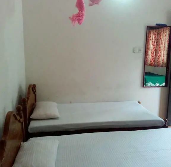 Habitació Triple Estàndard, Rest Point