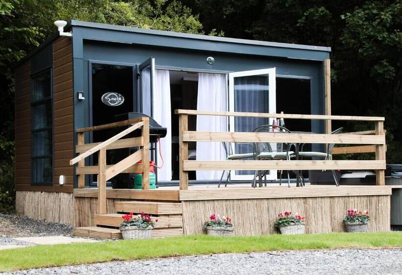 إستوديو قياسى, Herons Lake Retreat Hot Tub Lodges