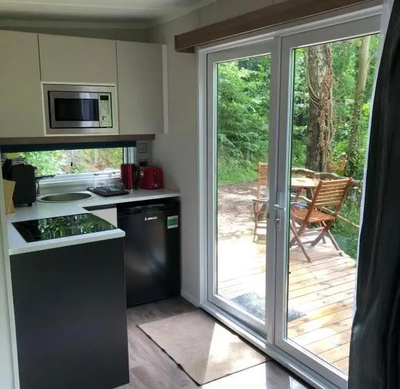 Standard-studio, Herons Lake Retreat Hot Tub Lodges