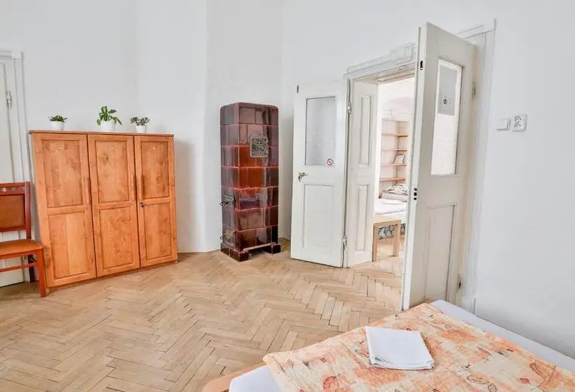 ルームシェアのワンベッド, Rodinný Hostel Stárkův Dům
