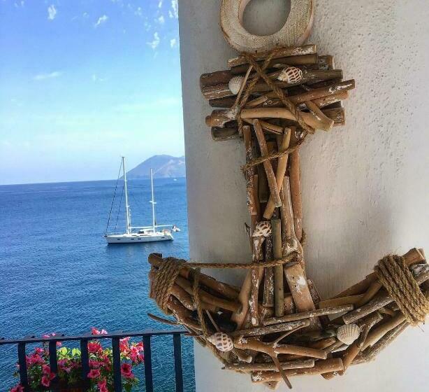 Habitació Estàndard amb Balconada, B&b Alta Marea Lipari