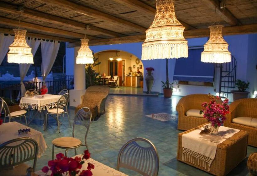 Habitació Estàndard amb Balconada, B&b Alta Marea Lipari