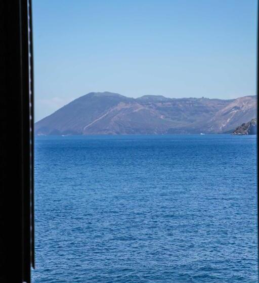 Habitació Familiar Vista Mar, B&b Alta Marea Lipari