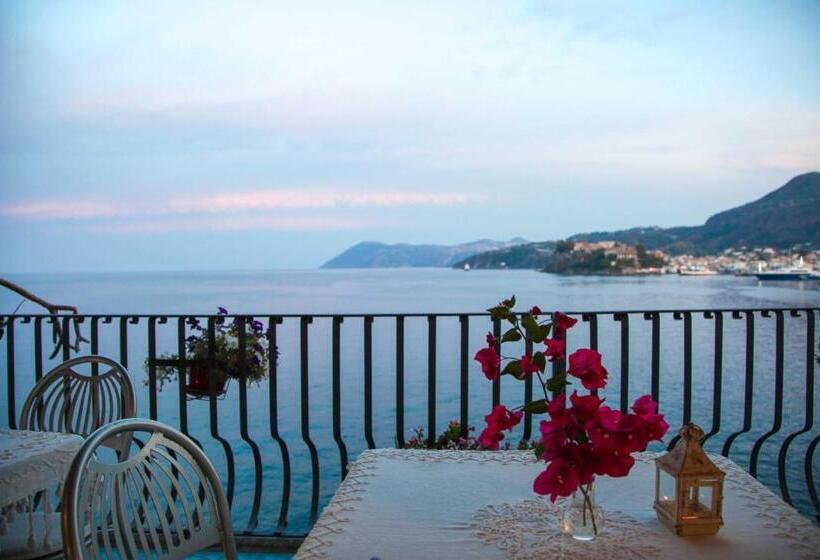 Habitació Estàndard amb Balconada, B&b Alta Marea Lipari