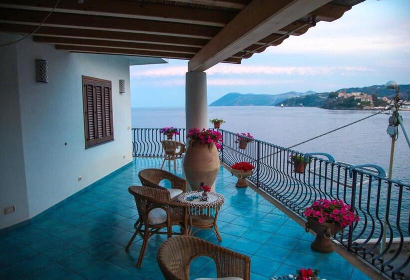 Habitació Estàndard amb Balconada, B&b Alta Marea Lipari