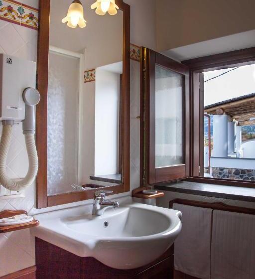 Habitació Estàndard amb Balconada, B&b Alta Marea Lipari