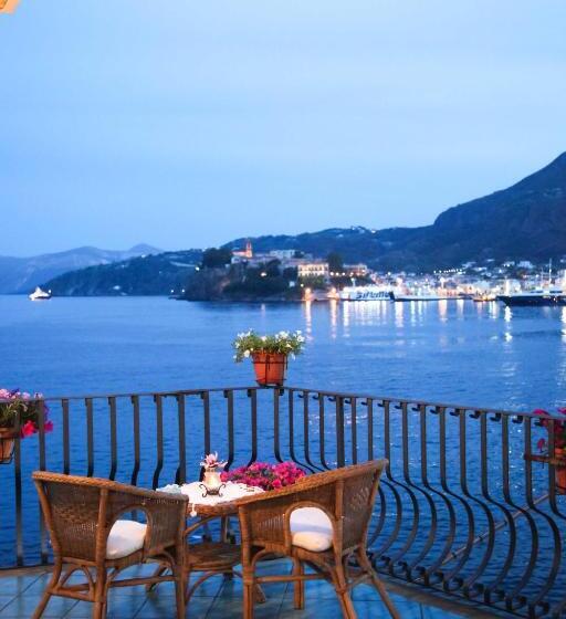 Habitació Estàndard amb Balconada, B&b Alta Marea Lipari