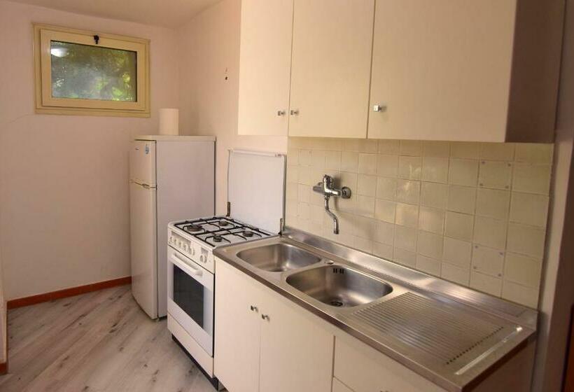 スタンダード４人部屋, Un Ospite A Fontania