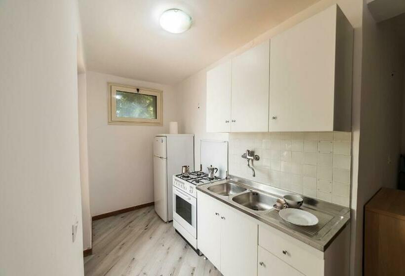 スタンダード４人部屋, Un Ospite A Fontania