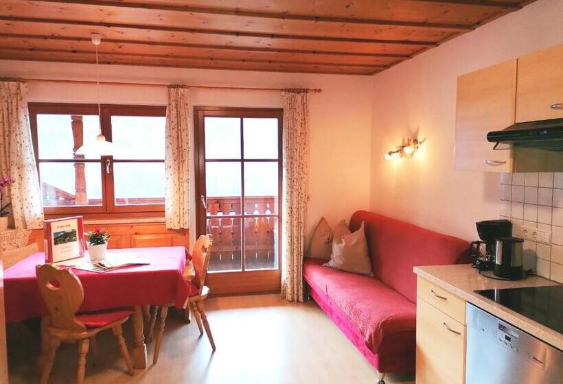 Апартаменты 1 Спальня, Hofer Hof