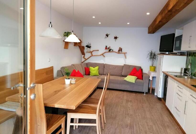 Апартаменты 1 Спальня, Hofer Hof