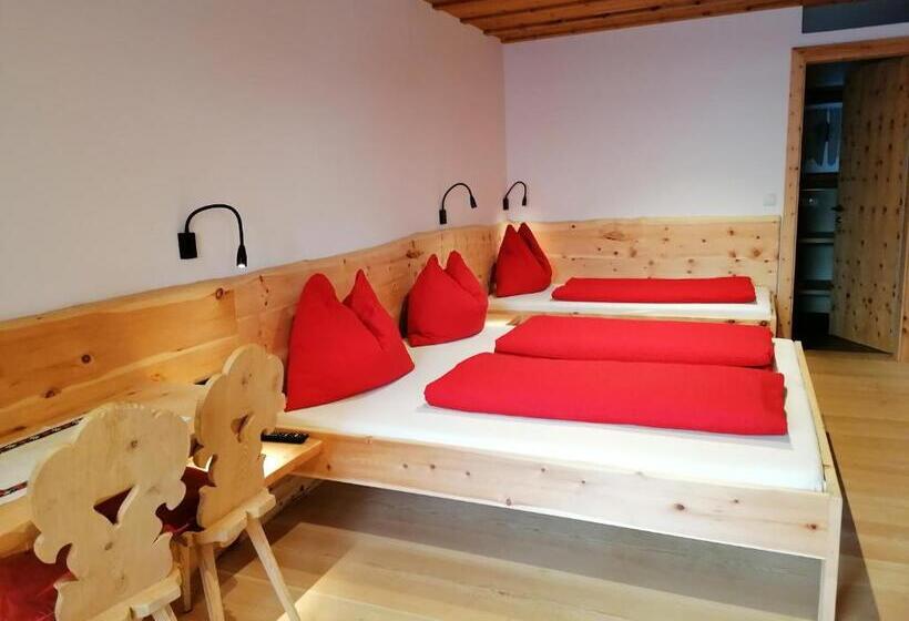 Апартаменты 1 Спальня, Hofer Hof